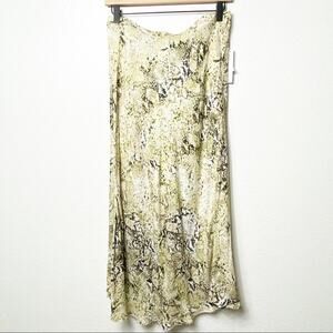 ABOUND Green Snakeskin Print Midi Women Sk…
